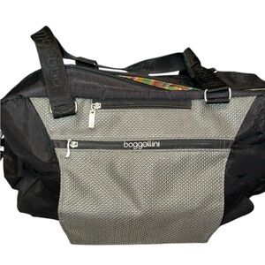 Baggallini Black and Gray Yoga/ Duffel Bag